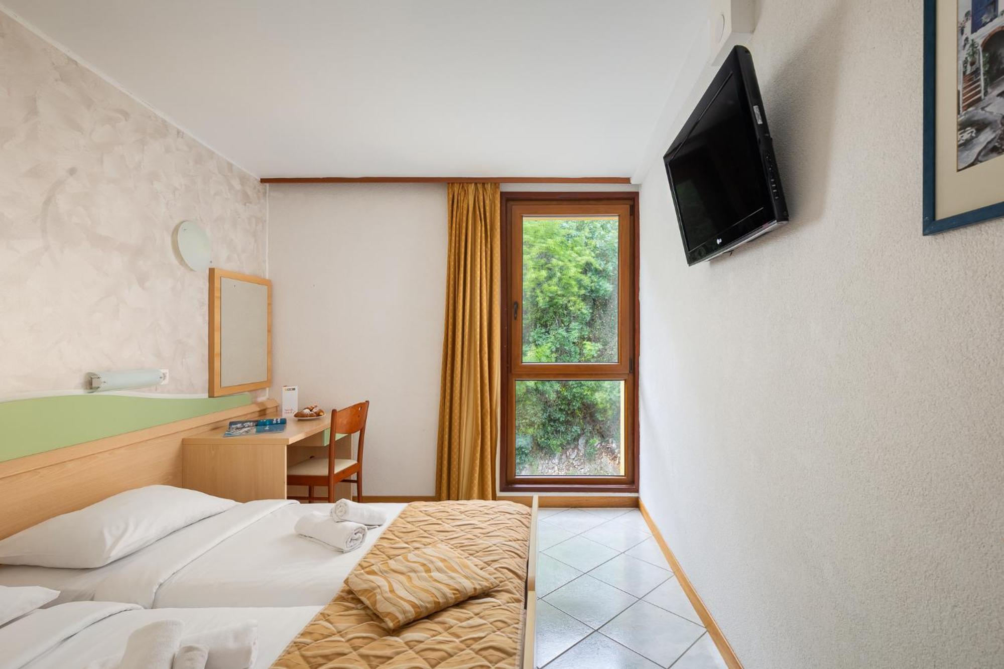 Hotel Narcis - Maslinica Hotels & Resorts Rabac Zimmer foto